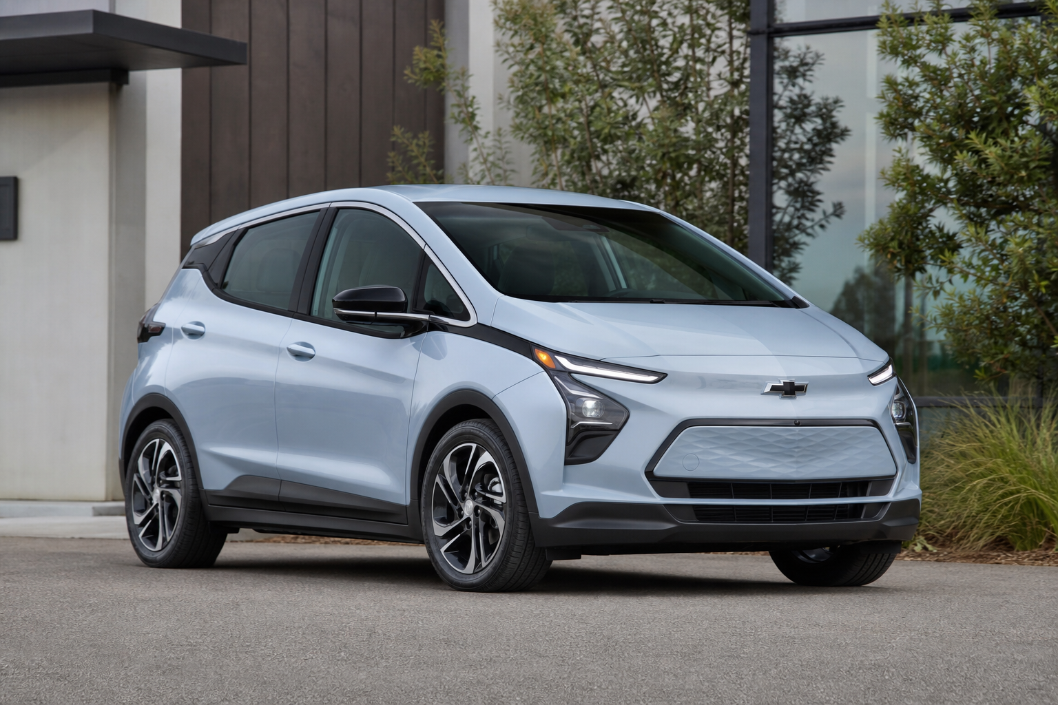 Chevrolet bolt production reportedly cut to 35 000 units before 2027 end