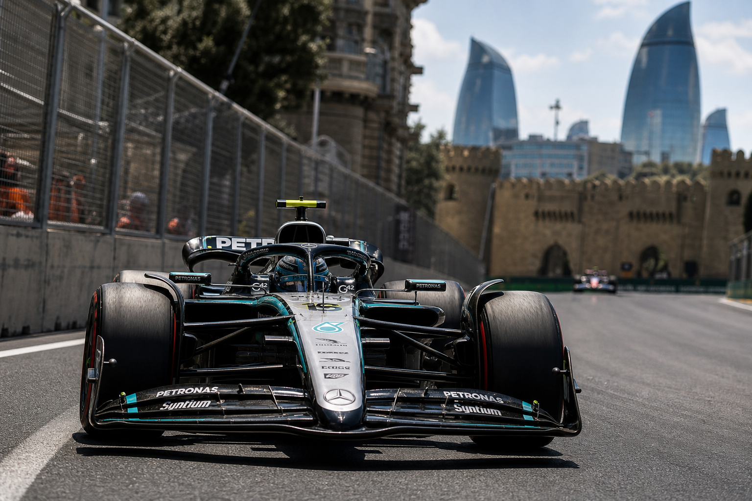 George russell leads azerbaijan fp1 as kimi antonelli s mercedes stops early