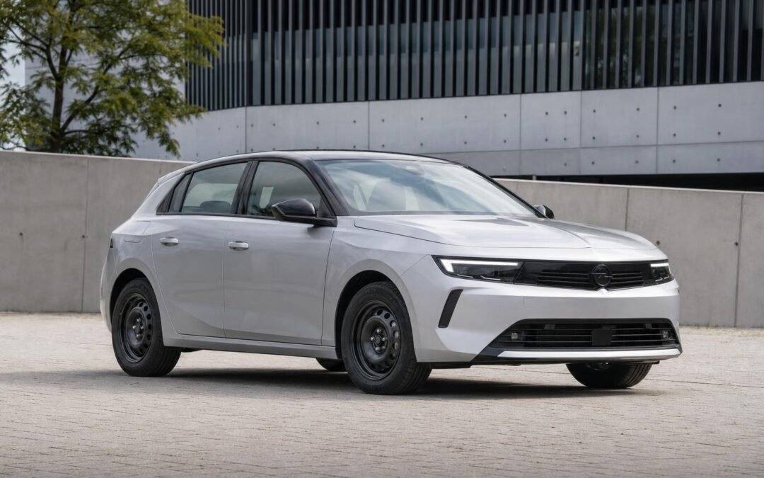 Opel Astra Adds Entry-Level Start Trim With Steel Wheels From €31,890